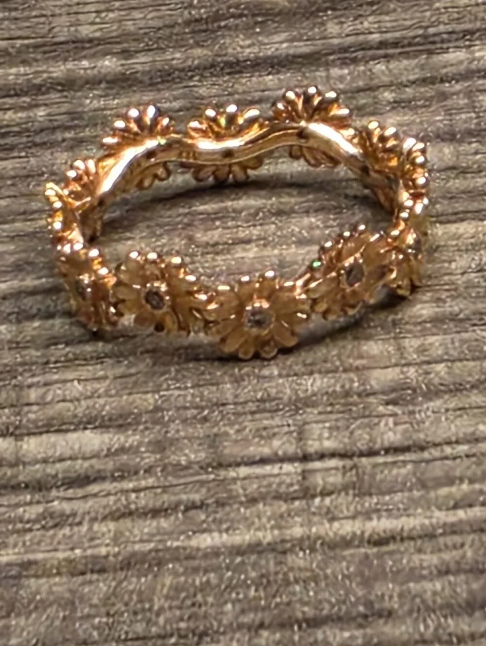 Pandora authentic daisy